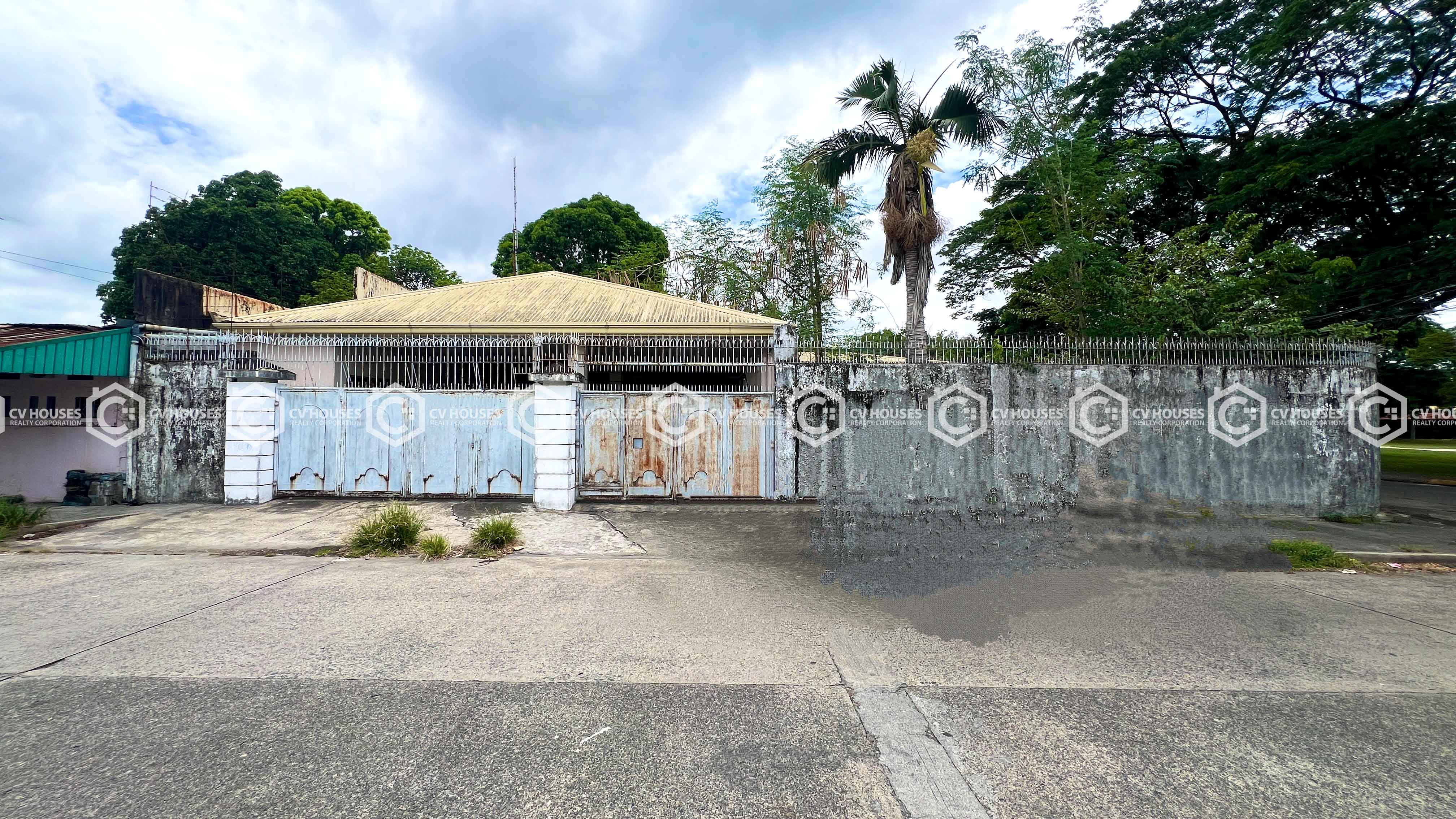 Corner Bungalow House & Lot for Sale in Angeles City