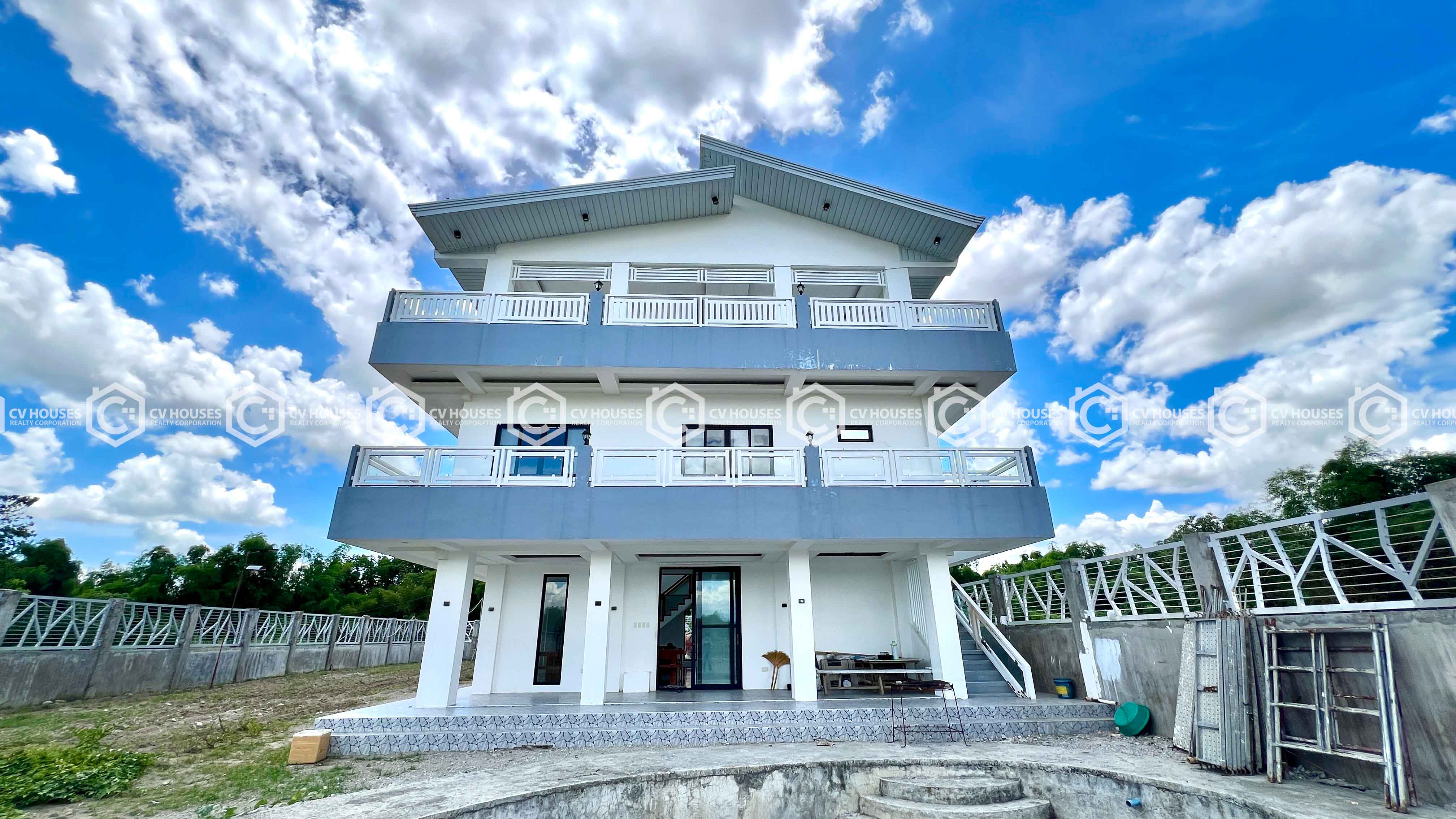 8,099 sqm Gated Estate with Swimming Pools and Agricultural Facilities