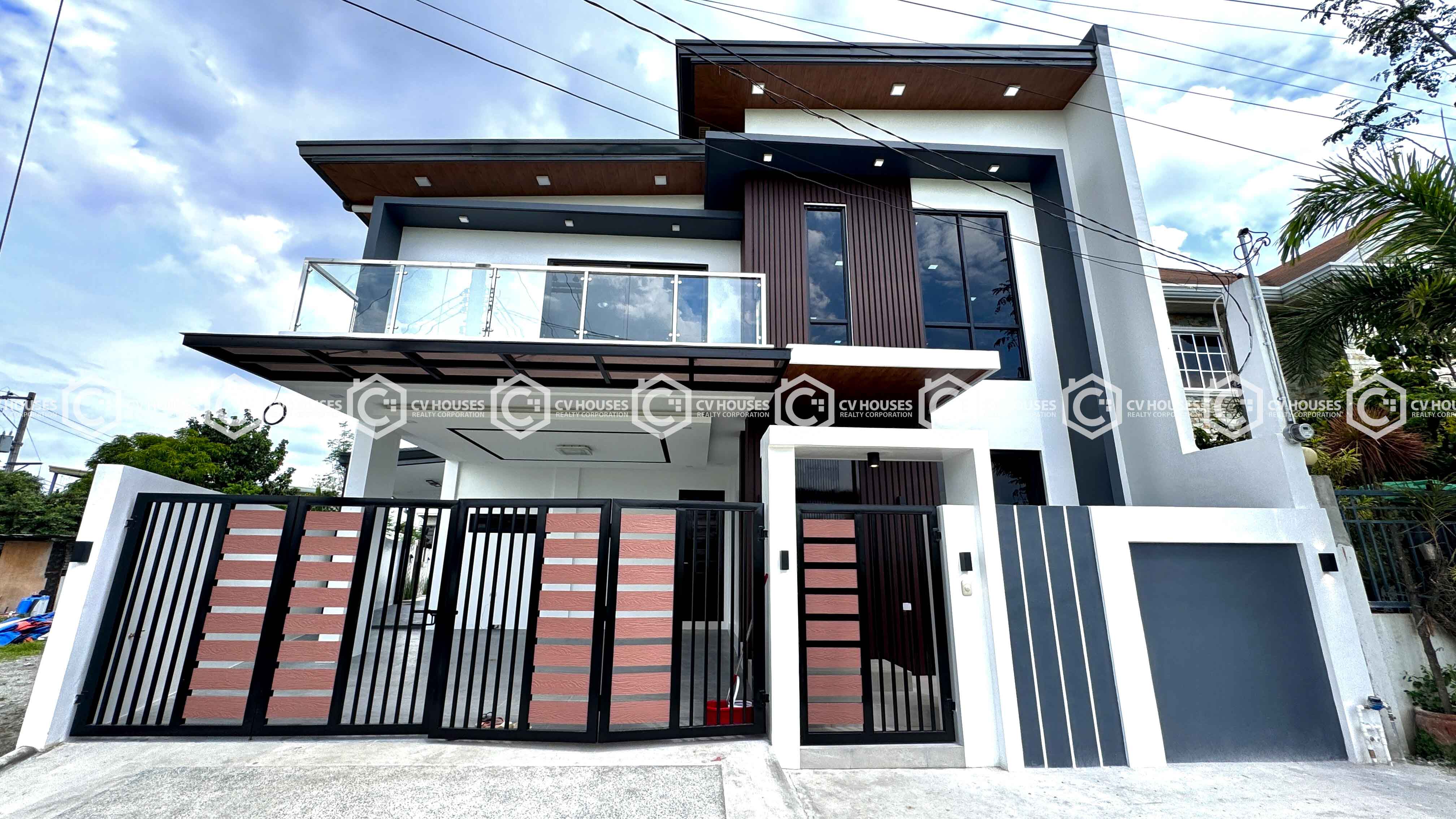 Spacious Modern Home with Alfresco and Pool for Sale