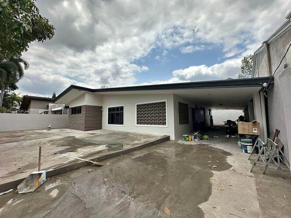 Unfurnished Bungalow with 2-Car Garage in Angeles City for Lease